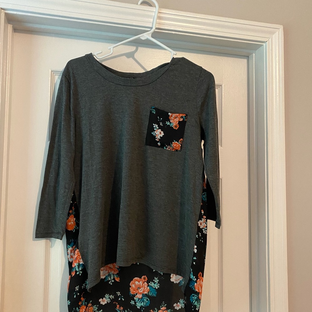 Rue21 Dark Gray Long Sleeve Top with Black Floral Pocket & Back